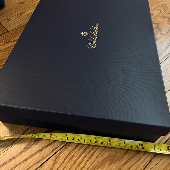 Brooks Brothers Gift Box - Picture 3 of 4